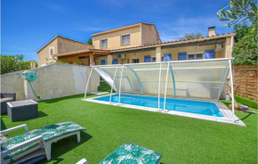 Nice Home In St,paul-Trois-Châteaux With Kitchen